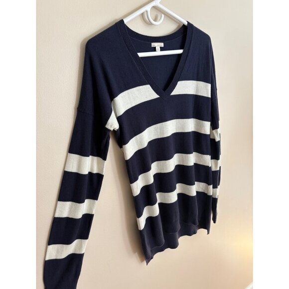 GAP Eversoft V-Neck Sweater in Navy & White Stripes Size Medium TALL - Picture 3 of 8
